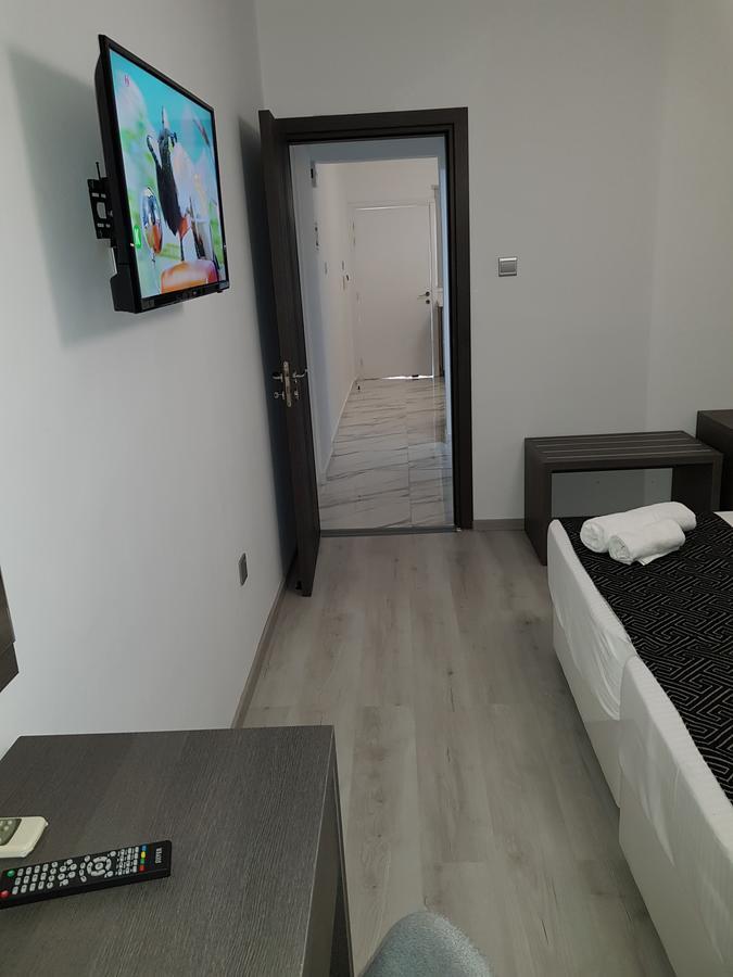Les Palmiers Petrou Apartments Larnaca Exterior photo