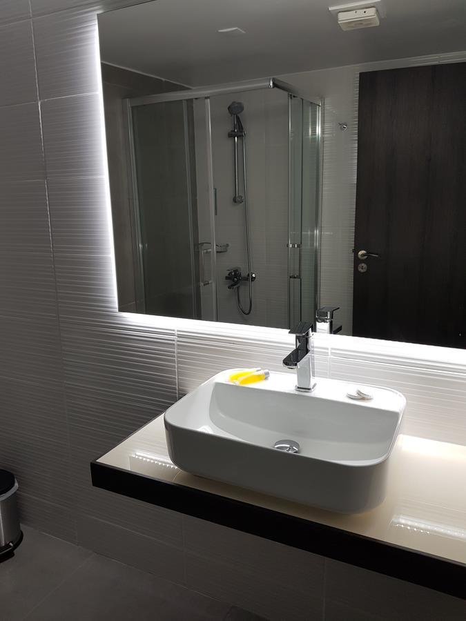Les Palmiers Petrou Apartments Larnaca Exterior photo
