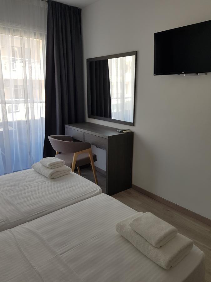 Les Palmiers Petrou Apartments Larnaca Exterior photo