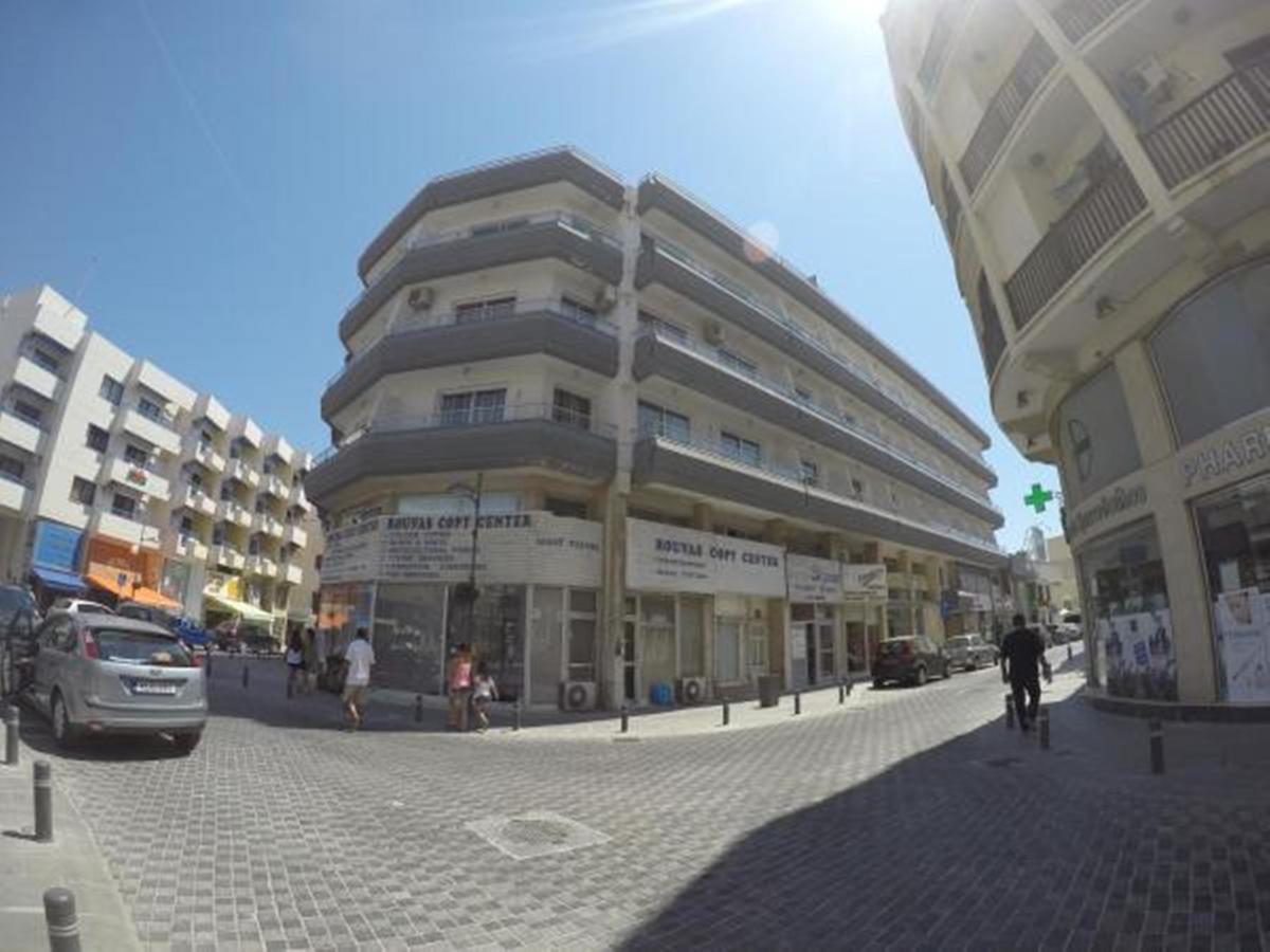 Les Palmiers Petrou Apartments Larnaca Exterior photo